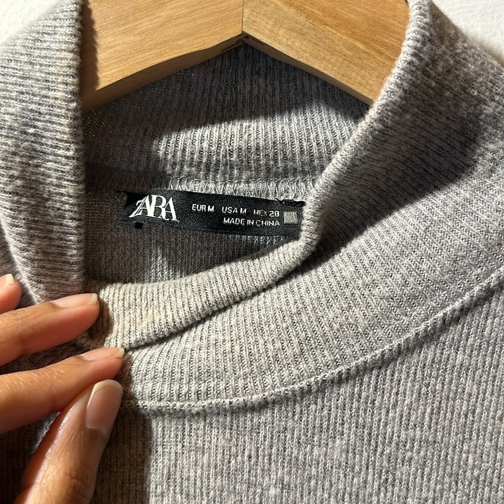 Grey turtleneck - Picture 4 of 4